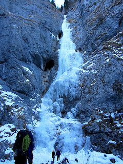 Martynas apžiūrinėja Cascata del Sole. Ją ir lipom.