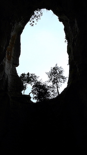 Window in Grotta dell'Eedera