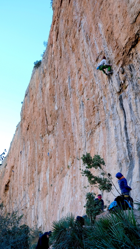 Povilas cruxing on "Los Incredulos" 7c+