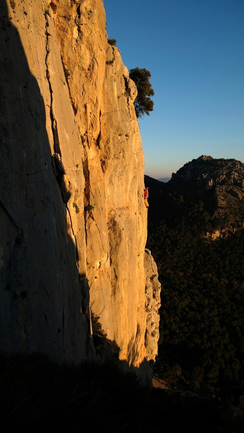 @alpinearas on "Arabesque", 7a, Escalera Arabe