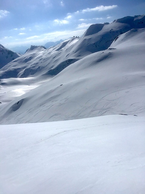 Alone on a skitour - nobody is around. So sick!